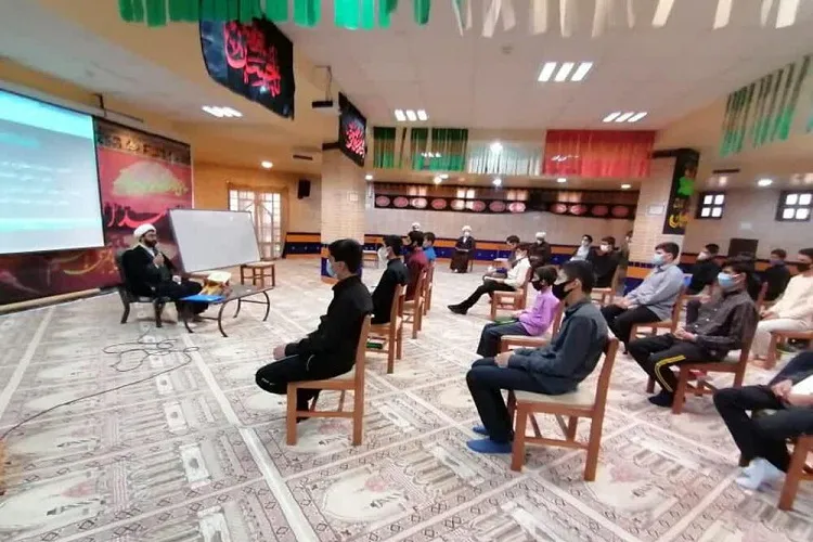 طلاب در خدمت به دین، تحول‌آفرین باشند