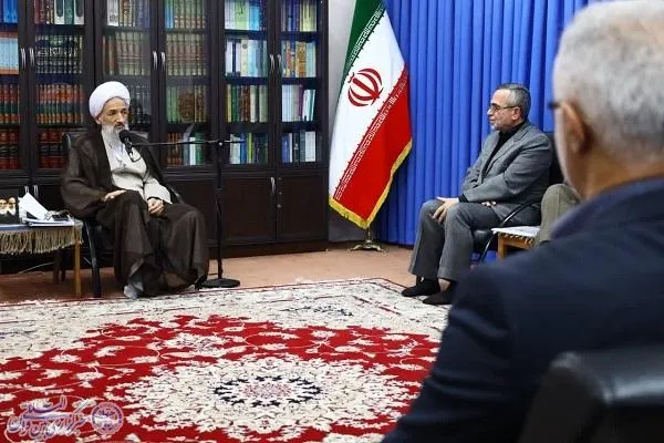 نماینده ولی فقیه در مازندران  با  دبیر کانون های خدمت رضوی  استان