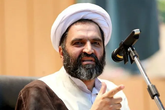 جلسه شرح نهج‌البلاغه حجت‌الاسلام سروش محلاتی برگزار می‌شود