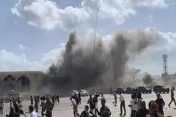 Video: Mehrere Tote bei Explosion am Flughafen von Aden