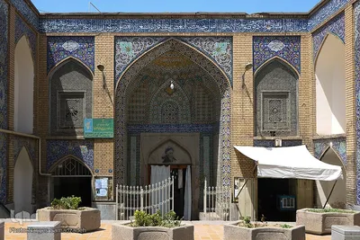 مسجد رحیم خان اصفهان؛ نگین فیروزه‌ای دوره قاجار
