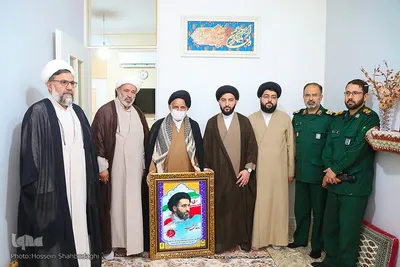 دیدار اعضای کنگره شهدای روحانی با خانواده شهید تقوی