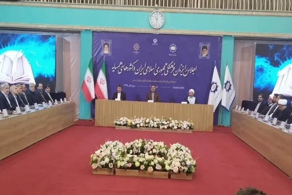 گسترش همکاری با کشورهای همسایه در راستای تشکیل تمدن اسلامی