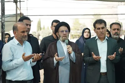 غبارروبی قبور شهدای جنگ تحمیلی 12 روزه