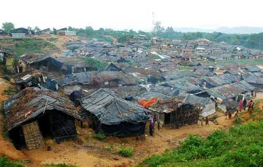 বালুখালি ক্যাম্পের পাশে রোহিঙ্গাদের হামলায় ৪ বাংলাদেশি আহত