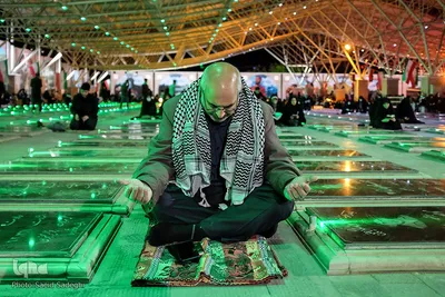 مراسم پرفیض شب ۱۹رمضان، در گلزار شهدای وادی رحمت
