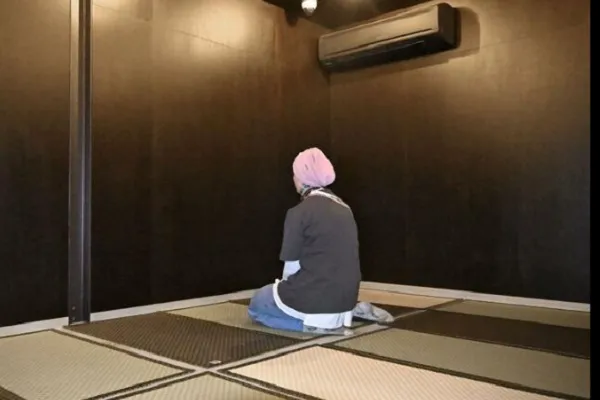 Japonya halka açık alanlarda namazhaneleri artırıyor