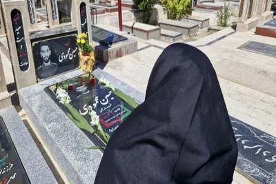 عکس | گلباران و عطر افشانی گلزار مطهر شهدای شهرستان خرم‌آباد