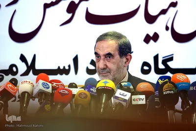 نشست خبری دکتر علی اکبر ولایتی رئیس هیات موسس دانشگاه آزاد اسلامی