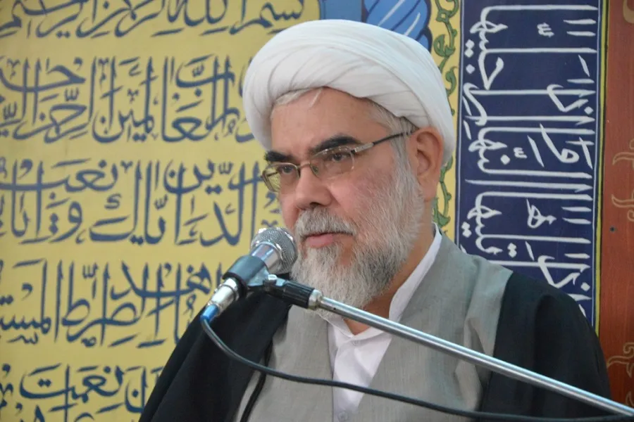 برخی مسئولین بر اساس نگاه‌های سیاسی خدمت‌رسانی می‌کنند