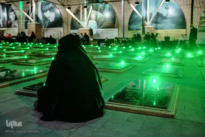 احیای شب بیست و یکم رمضان در گلزار شهدای وادی رحمت تبریز