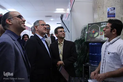 بازدید نصرالله جهانگرد معاون وزیر ارتباطات ازاولین نمایشگاه کسب و کارهای موفق در فضای مجازی