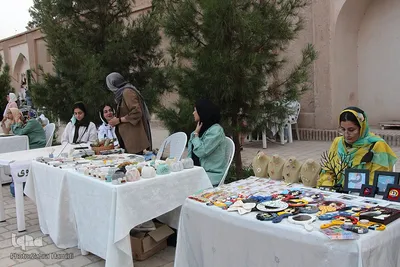 نمایشگاه صنایع دستی در باغ اکبریه بیرجند