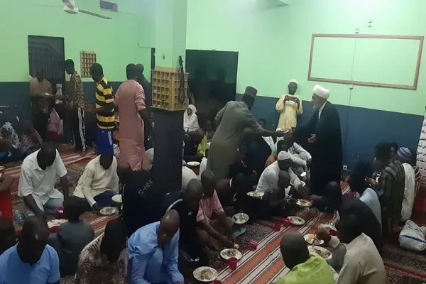 عزاداری شب نوزدهم رمضان در مسجد شیعیان کامرون + عکس
