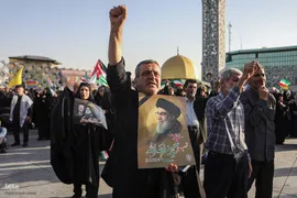 تجمع بزرگ مردم تهران برای اعلام حمایت از اجرای عملیات «وعده صادق ۲»