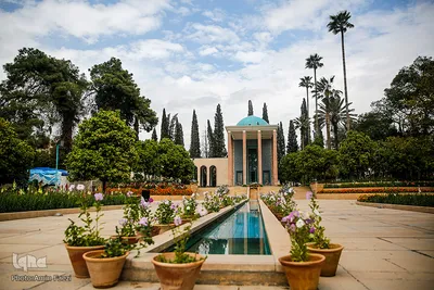 سعدیا مرد نکونام نمیرد هرگز