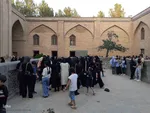 مراسم سنتی نیت کردن و توسل بر امام حسین(ع) با گندم شماری و نذر گندم در اهر