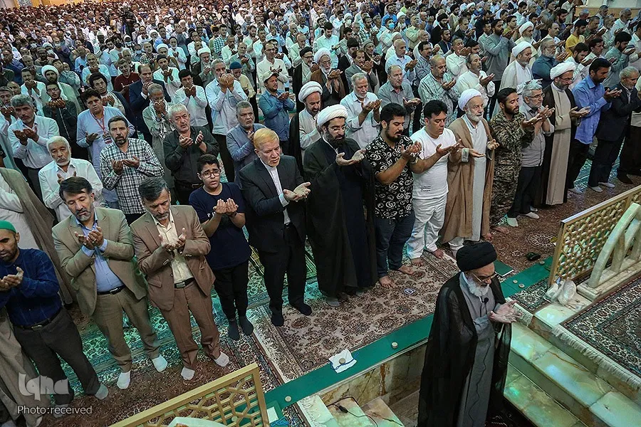 صلاة عيد الأضحى في مرقد السيدة معصومة(س) بقم المقدسة