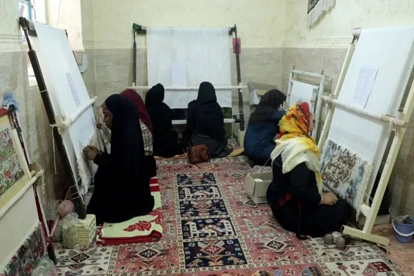 بنیاد برکت 10 هزار شغل برای زنان سرپرست خانوار ایجاد کرده است