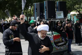 مراسم عزاداری ظهر تاسوعای حسینی در چهارراه گلوبندک