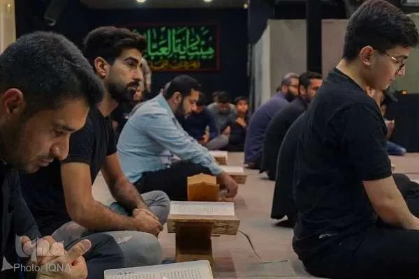 محفل «توسل‌خوانی» امدادگران بسیجی جمعیت هلال‌احمر