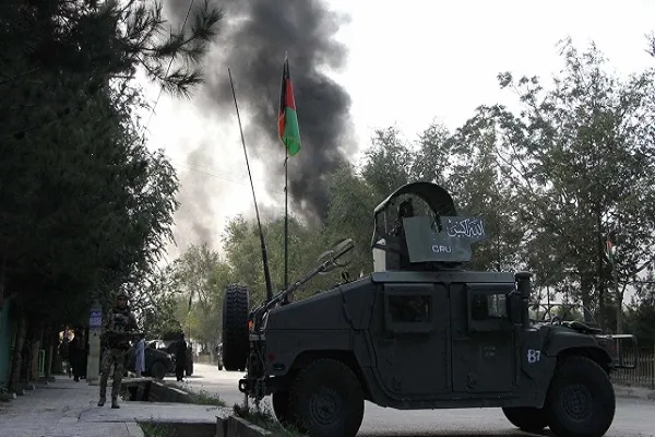 Afganistan'da cami önünde bombalı saldırı: 2 ölü