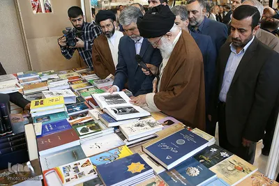 بازدید رهبر انقلاب از سی و‌‌ یکمین نمایشگاه بین‌المللی کتاب تهران