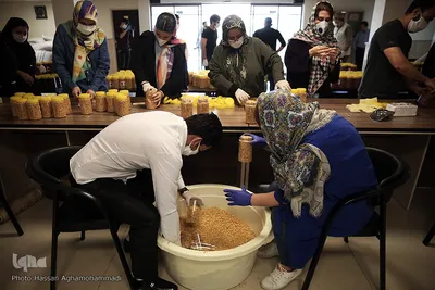 پویش کریمانه خیرین و اعضای داوطلب طرح هم نمک با هدف توزیع ۵۰۰بسته حمایتی اقلام ضروری غذایی میان خانواده های بی سرپرست و محروم تحت پوشش این موسسه در استان تهران