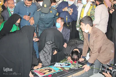استقبال از مادر شهید «حسین بابایی» در بیرجند