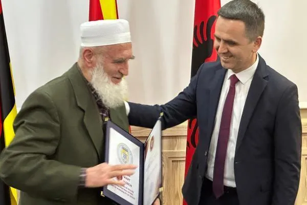 Arnavut Müslümanları arasında dini ruhu canlandıran adam:Eyüp Salmani