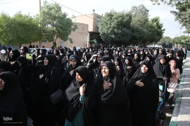 تشییع پیکر مادر 4 شهید دوران دفاع مقدس در شهیدآباد فارس