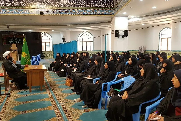 برپایی 42 دوره آموزشی خادم‌یاران‌ رضوی در مجتمع علوم قرآنی غدیر شیراز