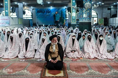 برگزاری نماز جماعت باشکوه دانش آموزی