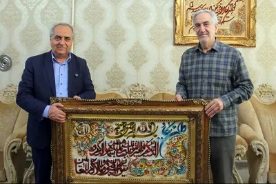 دیدار استاندار آذربایجان شرقی با معلم دوران دبیرستان