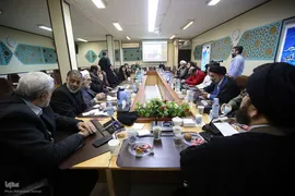 نشست سهم جامعه قرآنی در مشاکت پرشور
