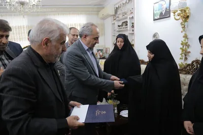 عکس | دیدار استاندار آذربایجان شرقی با خانواده شهدای جنگ رمضان در بناب