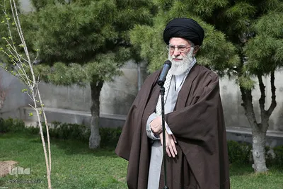 کاشت نهال توسط مقام معظم رهبری در هفته منابع طبیعی
