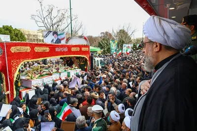 تشییع پیکر مطهر 13 شهید جنگ رمضان در تبریز