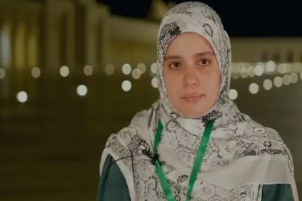 El sueño de una recitadora egipcia del Corán es enseñar en la Universidad de Al-Azhar