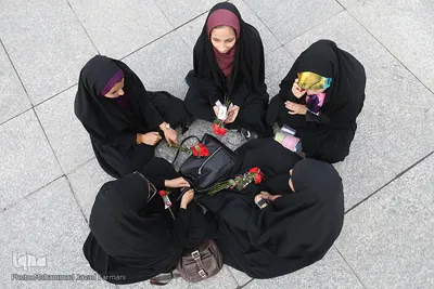 مراسم روز عفاف و حجاب در میدان امام حسین (ع)