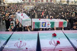 تشییع پیکرهای ۱۲ شهید گمنام در مشهد مقدس