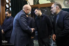  تشییع پیکر مرحوم عماد افروغ در مسجد دانشگاه تهران
