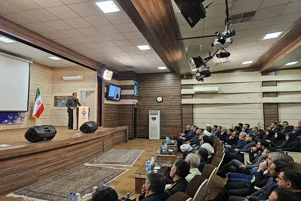 فعالان سیاسی برای مشارکت مؤثر مردم در انتخابات تلاش کنند