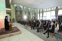 Rais wa Iran akutana na mabalozi wa kigeni katika maadhimisho ya Mapinduzi ya Kiislamu