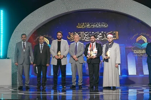 قارئ ومؤذّن العتبة العلوية ينال المركز الثاني في مسابقة العراق الدولية + صور