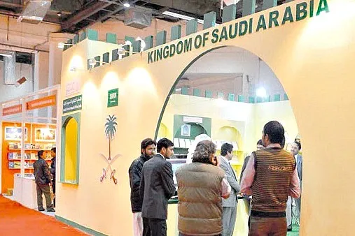 عرضه ترجمه قرآن به 50 زبان در نمایشگاه هند