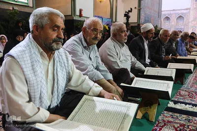 جزءخوانی قرآن در مسجد گوهرشاد