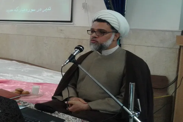 تدبر به معنی فهم معصومانه از قرآن است