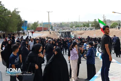 پیاده‌روی دلدادگان اربعین حسینی در خمینی‌شهر