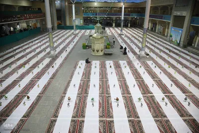 سفره افطاری حرم حضرت معصومه در شب میلاد امام حسن مجتبی(ع)